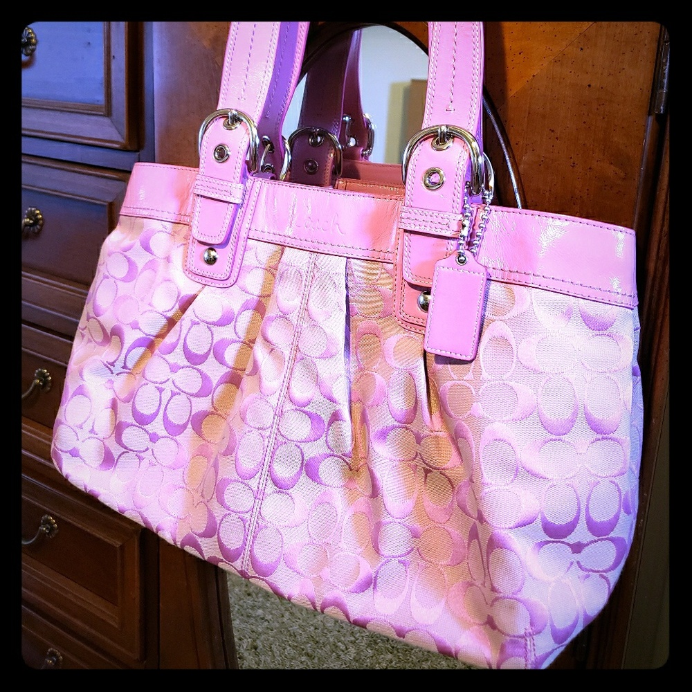 Signature Coach Large Pink Tote Purse w/cover bag